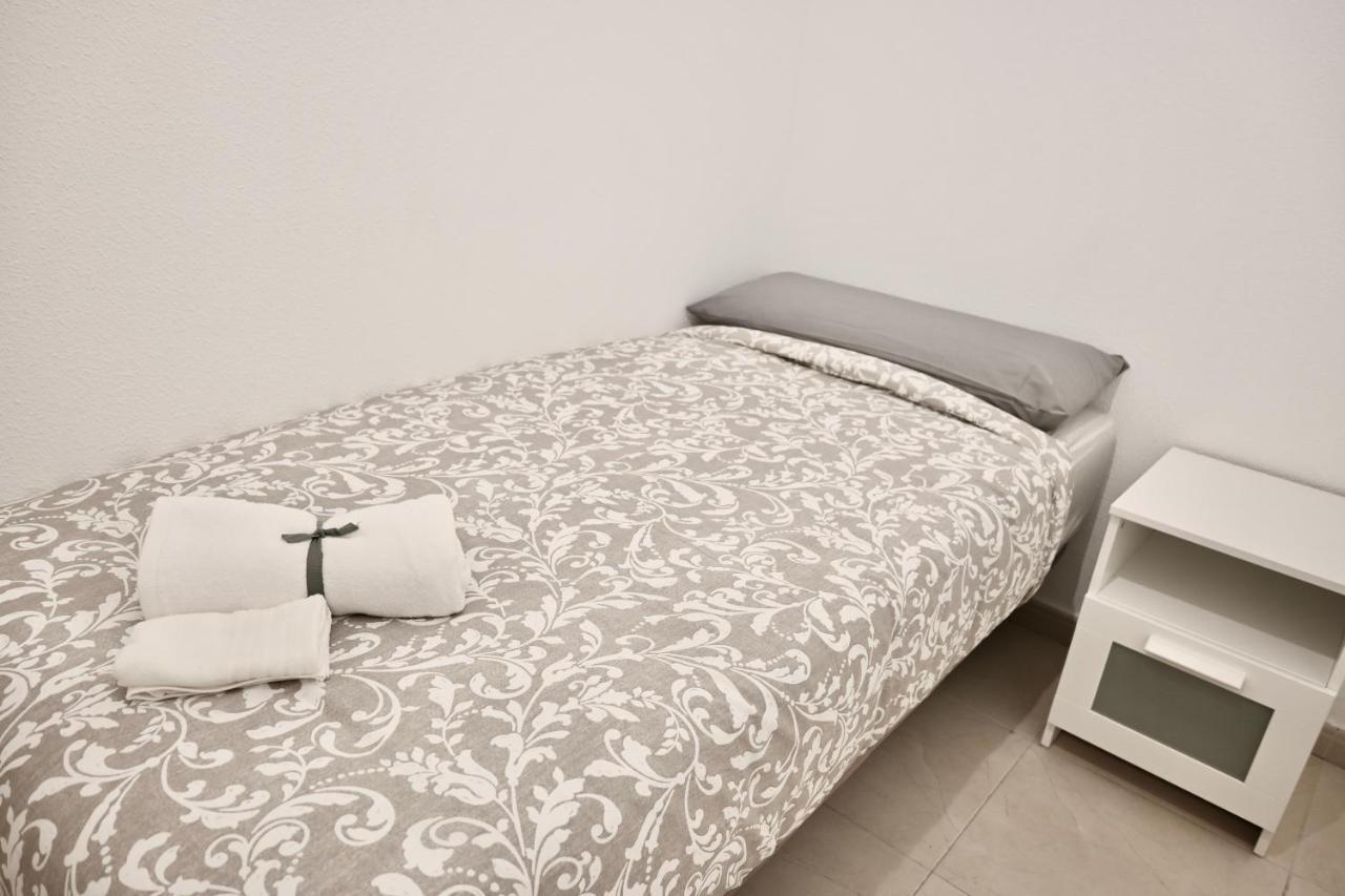 For You Rentals Centrico Apartamento Temporal En La Calle Infanta Inf1A Мадрид Екстер'єр фото